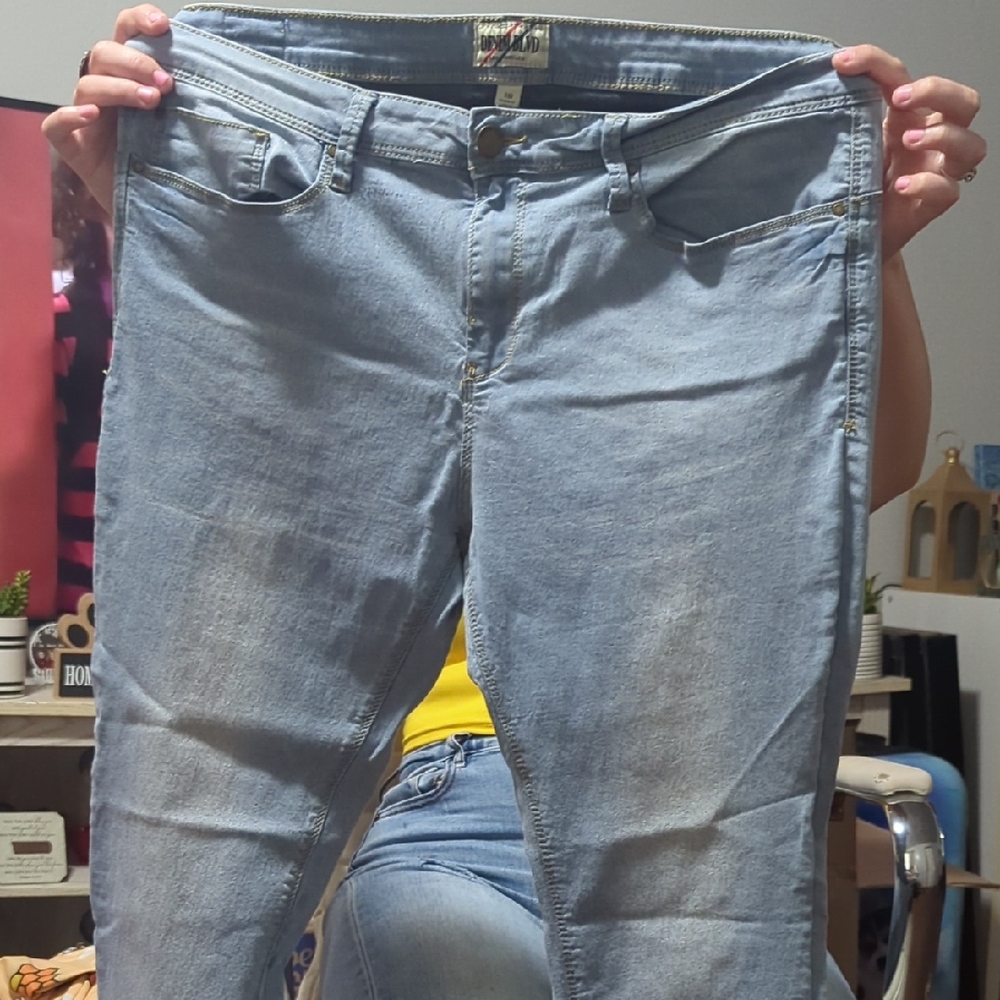 Women's Skinny Jeans in Light Blue